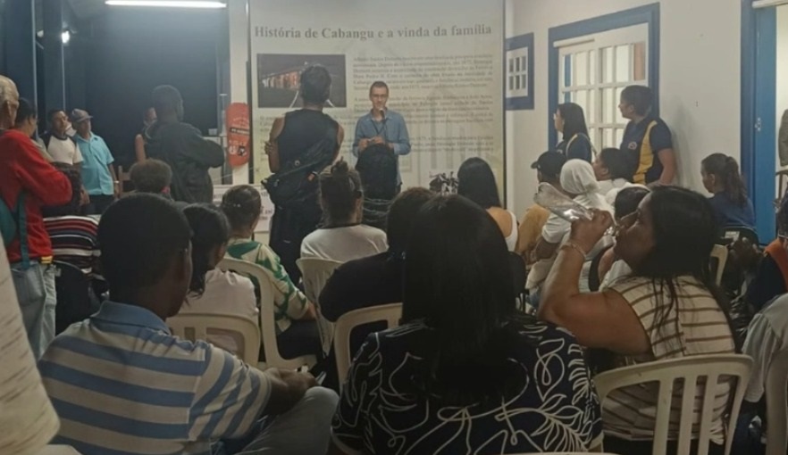 Alunos do EJA do Colégio São José participam de Noite Mineira de Museus e Biblioteca em Santos Dumont